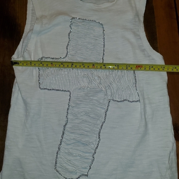 FOREVER 21 White Shredded Cutout Cross Tank Top - Small - Picture 5 of 7